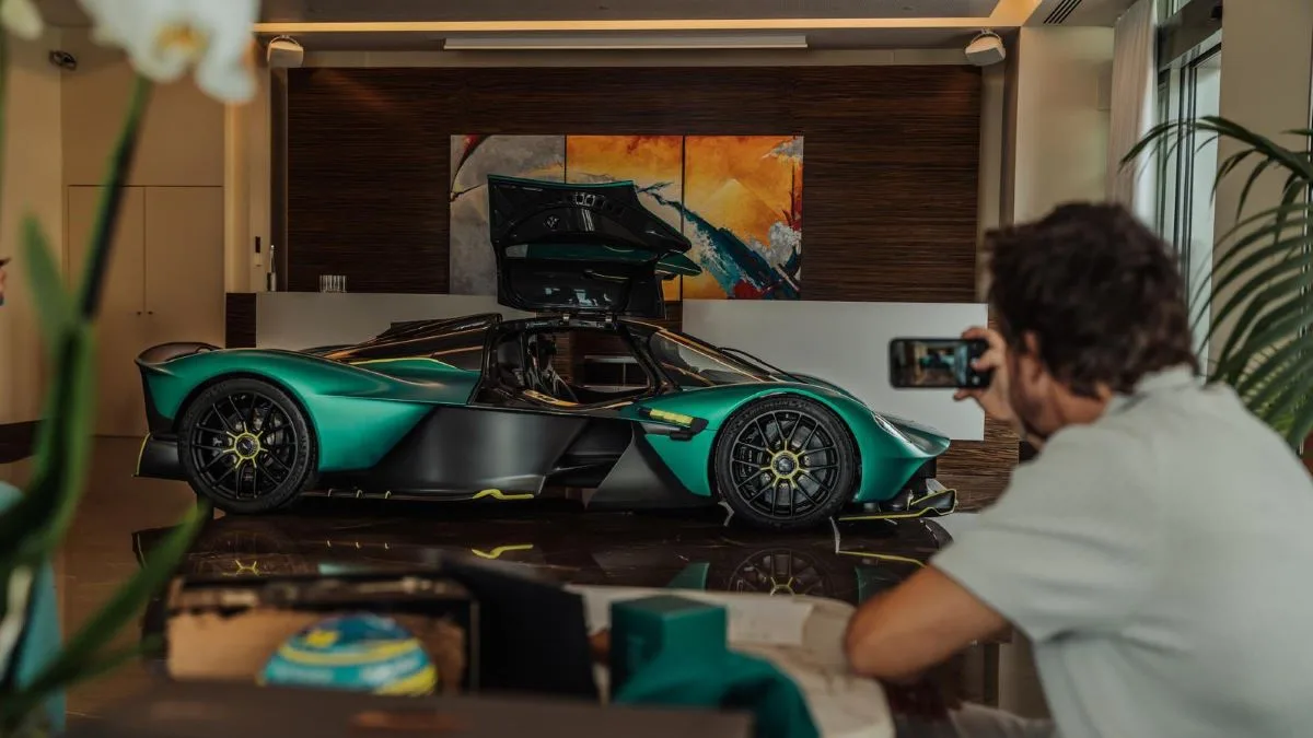 Aston Martin Valkyrie Alonso