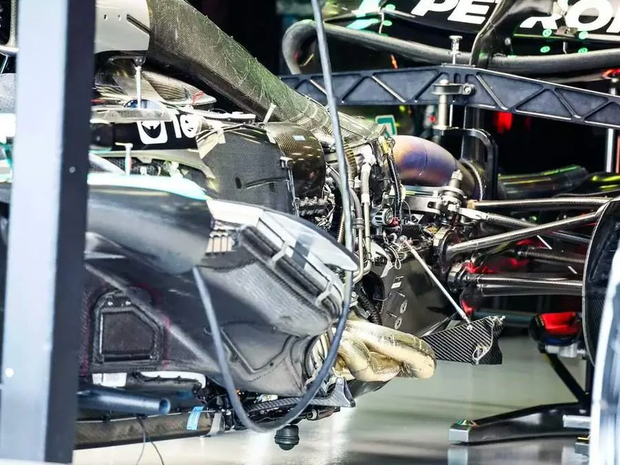 La power unit Mercedes installata sulla W16
