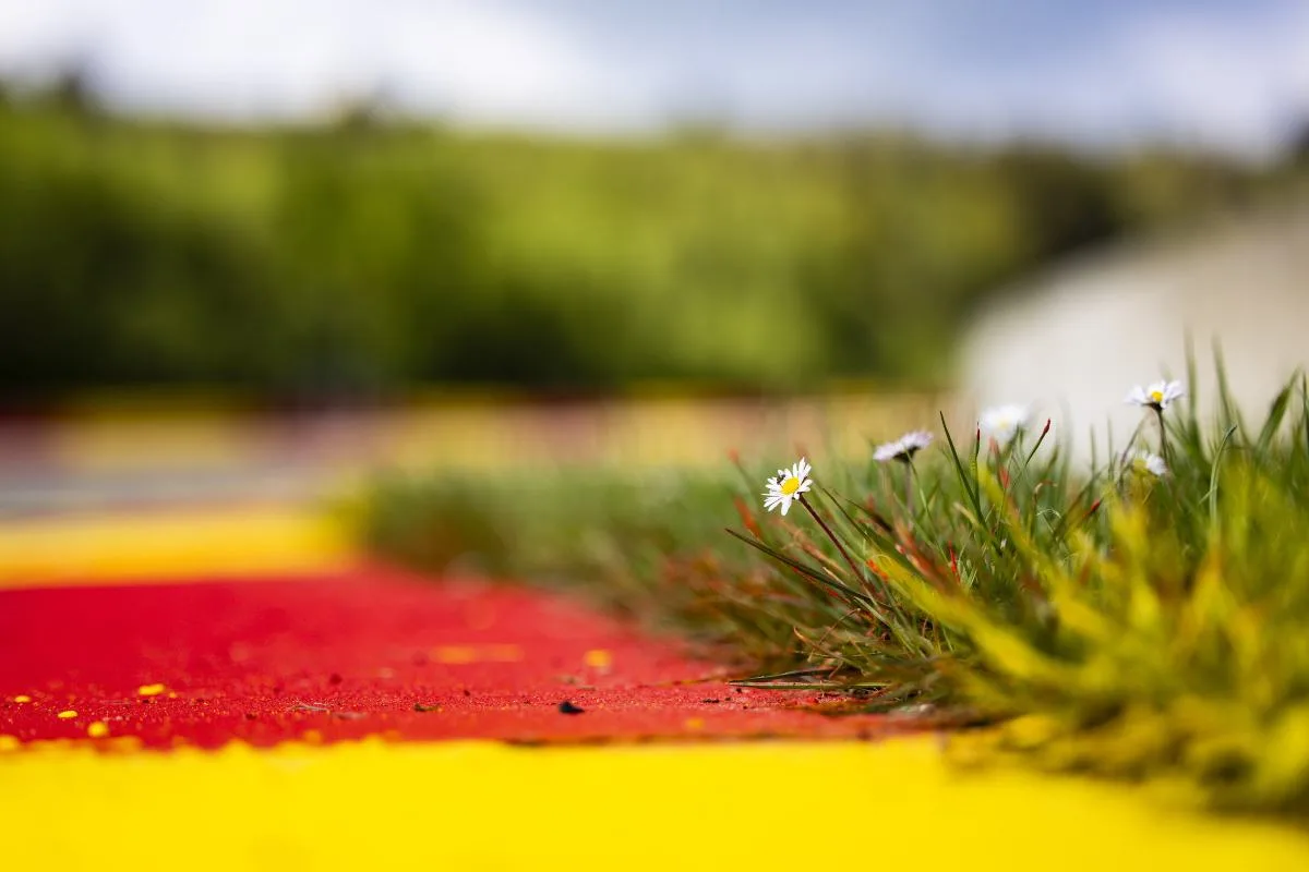 Il FIA WEC fa tappa a Spa-Francorchamps per la 6 Ore 2025: Ferrari, Cadillac, BMW e i piloti di casa pronti a darsi battaglia su uno dei circuiti più iconici del motorsport mondiale.