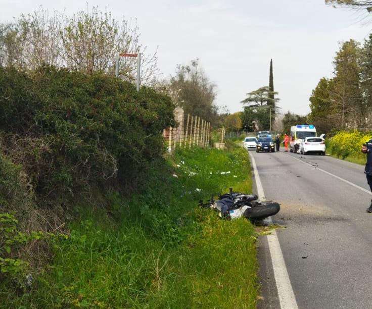 Scontro tra auto e moto lungo la Francavilla-Oria, un ferito in codice ...