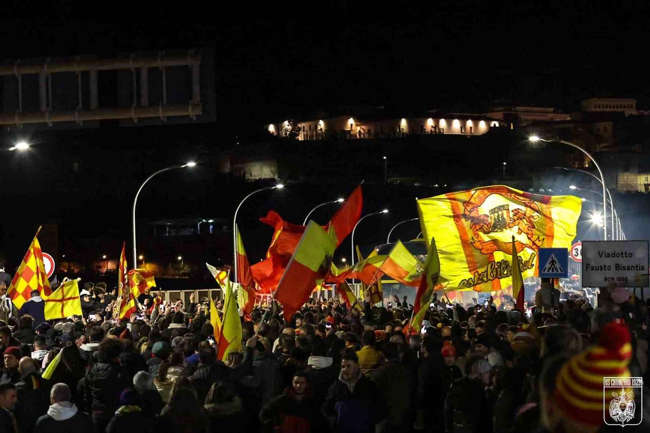 Tifosi del Catanzaro in festa