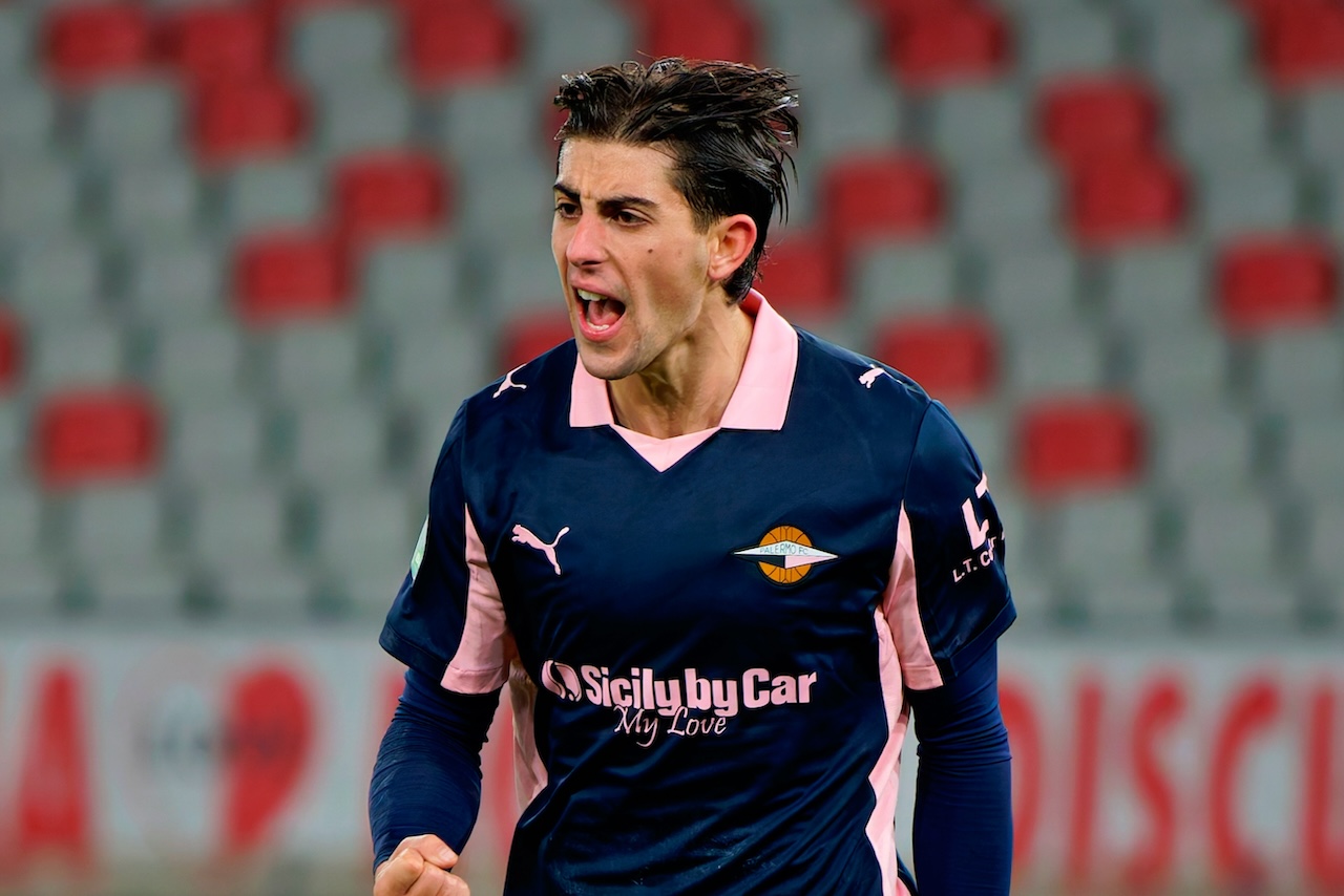 Ranocchia, centrocampista del Palermo, esulta