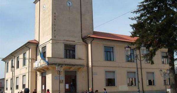 https://slyvi-hosting.slyvi.it/teampages/3554808936193/images/imported/photogallery_new/images/2015/07/comune-serra-san-bruno-jpg-305230.jpg