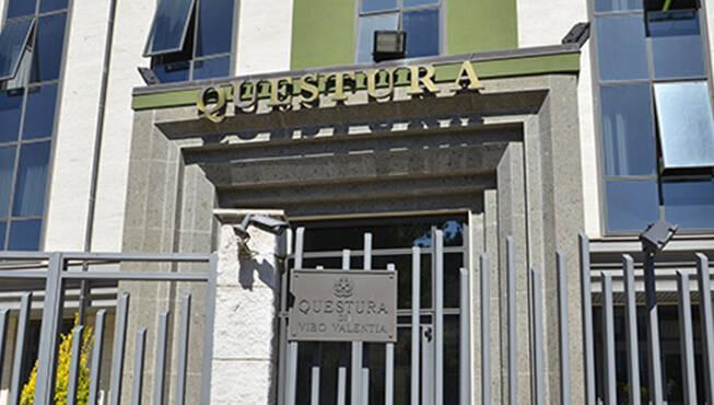 https://slyvi-hosting.slyvi.it/teampages/3554808936193/images/imported/photogallery_new/images/2018/06/questura-di-vibo-valentia-326037.jpg