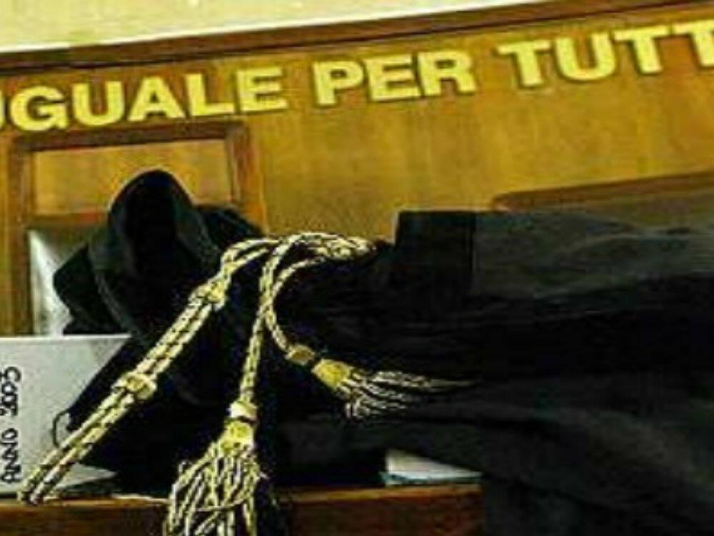 https://slyvi-hosting.slyvi.it/teampages/3554808936193/images/imported/photogallery_new/images/2019/02/giustizia-toga-tribunale-352132.jpg