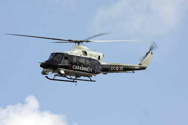 https://slyvi-hosting.slyvi.it/teampages/3554808936193/images/imported/photogallery_new/images/2019/04/carabinieri-elicottero-generale-2-cff35-1-358573.jpg