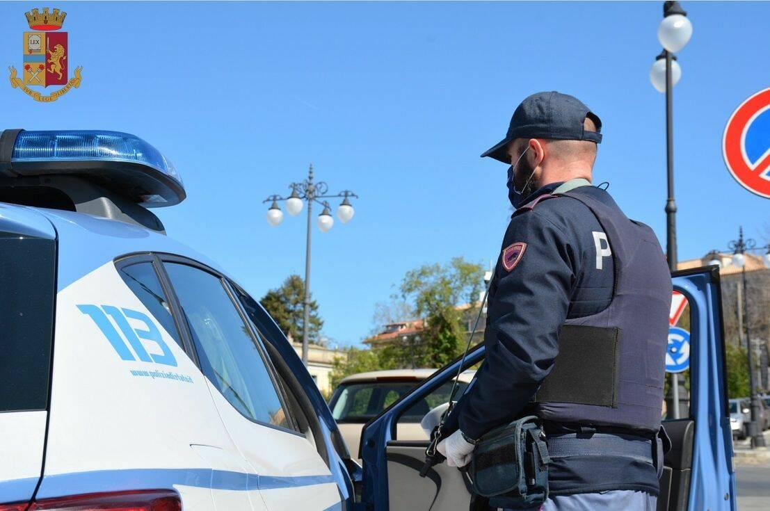 https://slyvi-hosting.slyvi.it/teampages/3554808936193/images/imported/photogallery_new/images/2020/04/polizia-vibo-402024.jpg