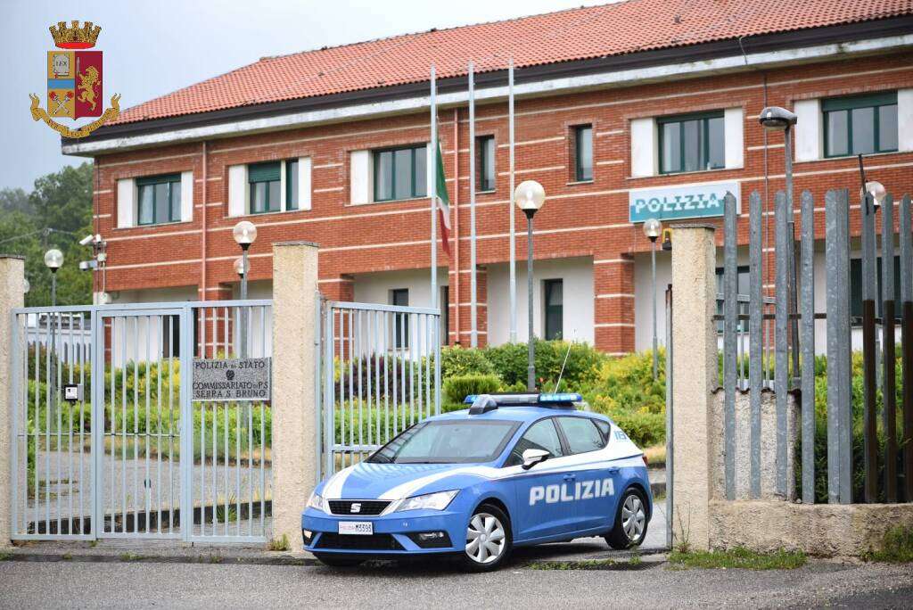 https://slyvi-hosting.slyvi.it/teampages/3554808936193/images/imported/photogallery_new/images/2021/01/polizia-serra-448384.jpg