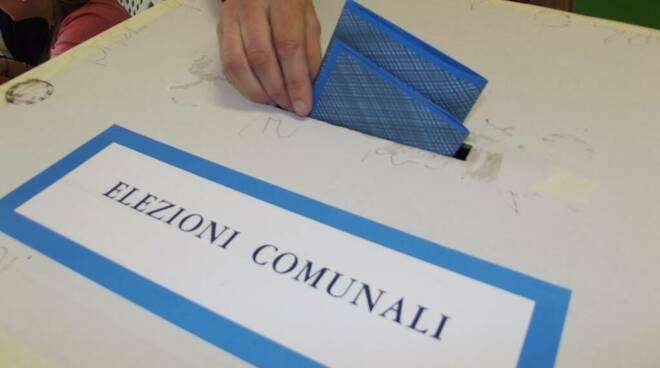 https://slyvi-hosting.slyvi.it/teampages/3554808936193/images/imported/photogallery_new/images/2022/06/elezioni-comunali-urne-elezioni-votazioni-scheda-elettorale--538107.jpg