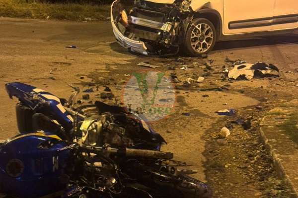 Moto contro auto, motociclista manduriano in codice rosso trasferito a ...